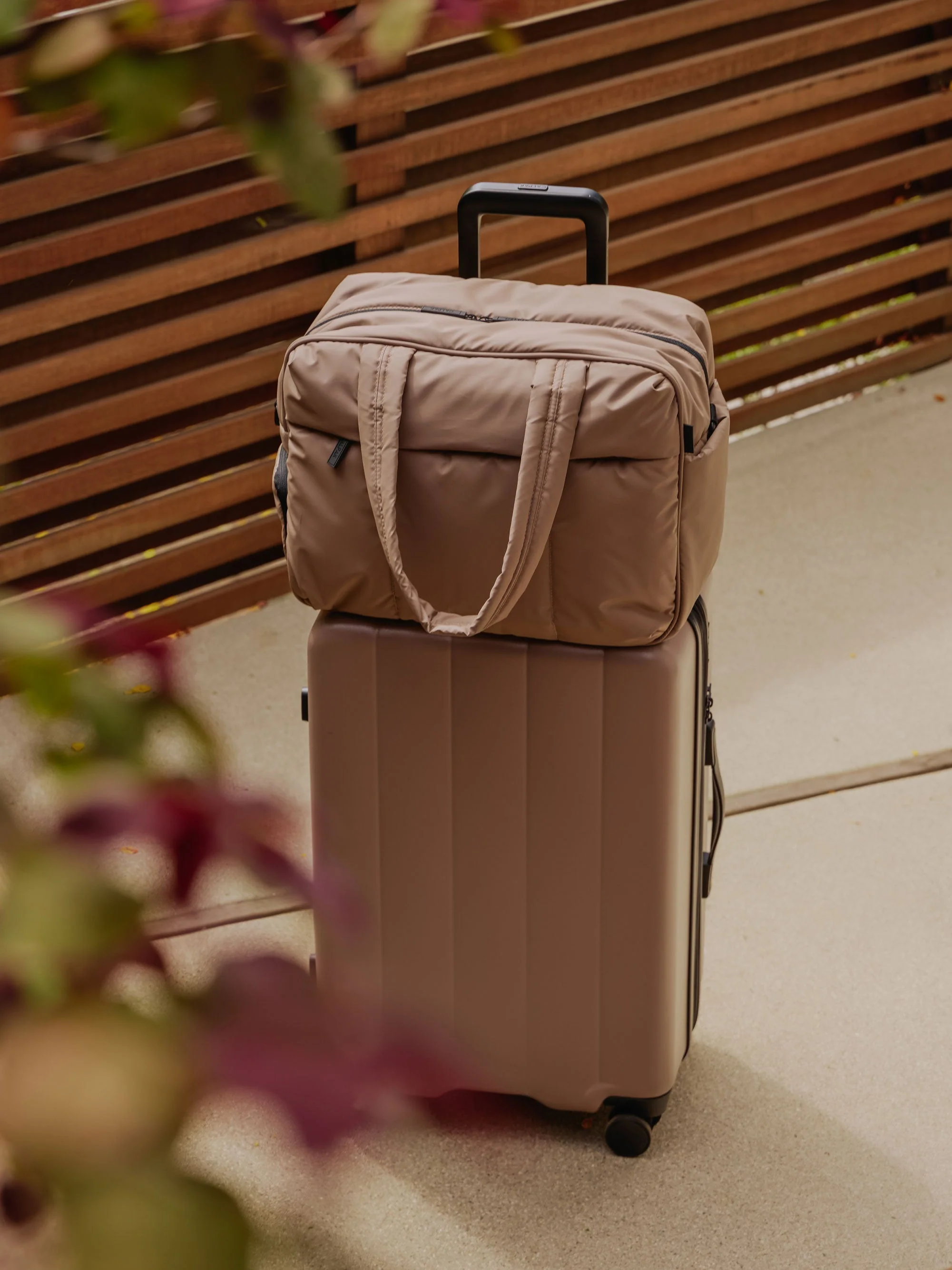 Evry Medium Luggage - Image 10