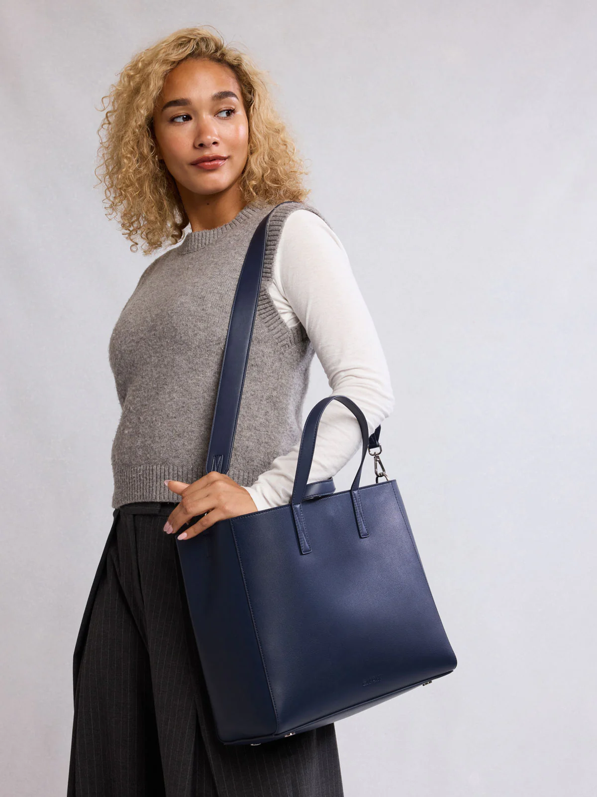 Haven 15" Laptop Tote Bag - Image 32
