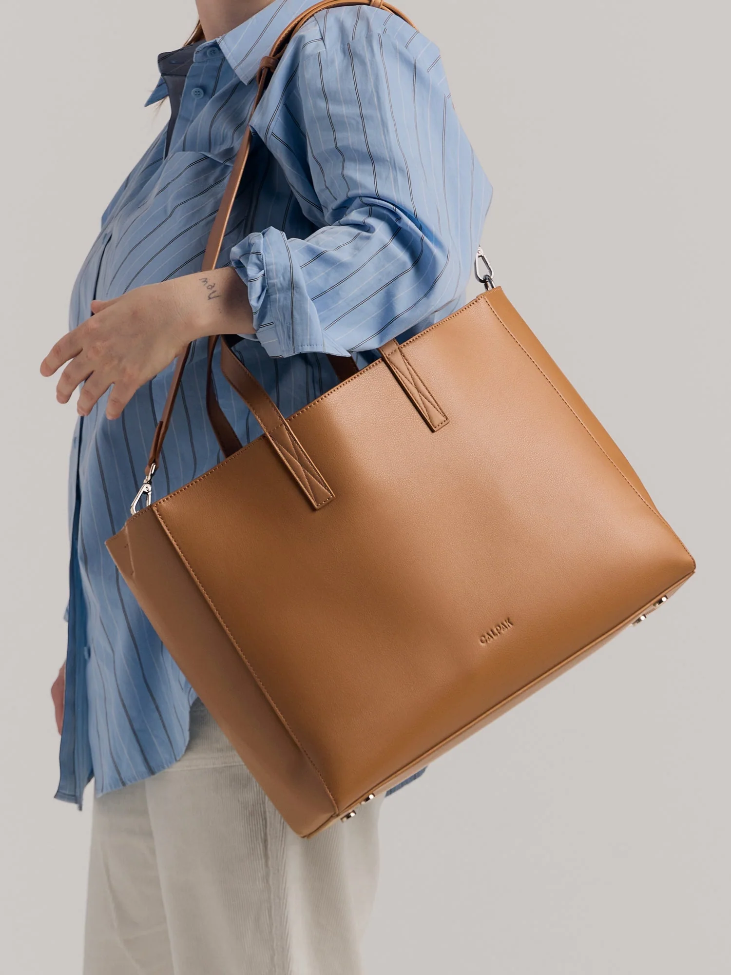 Haven 16" Laptop Tote Bag - Image 13