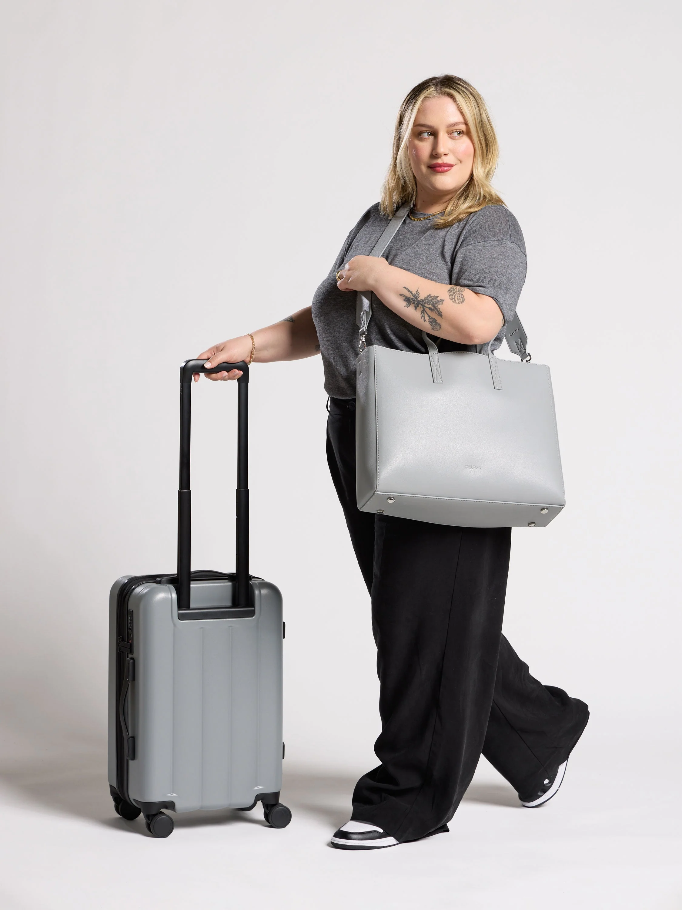 Haven 16" Laptop Tote Bag - Image 55