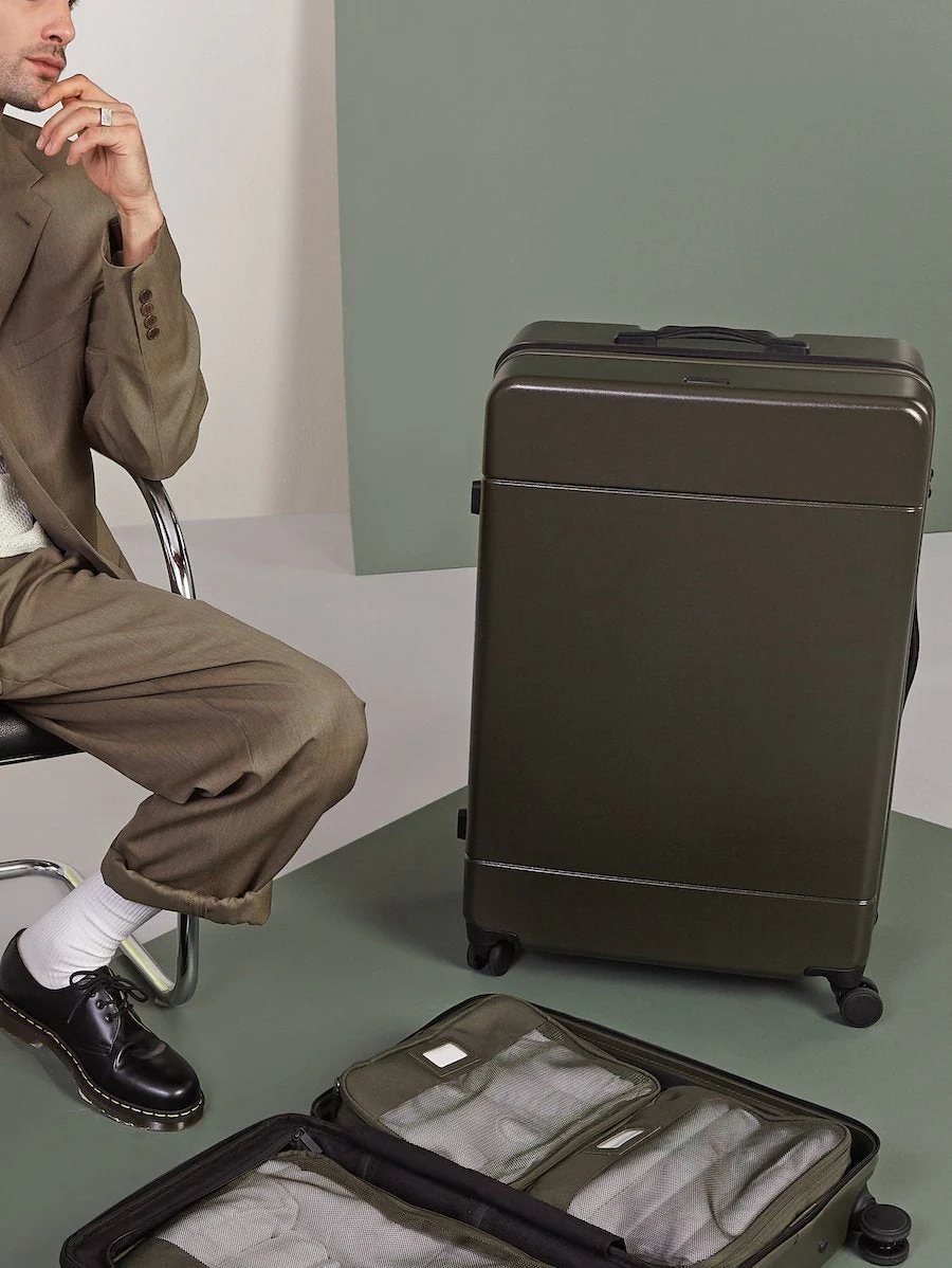 Hue Large Luggage - Image 11