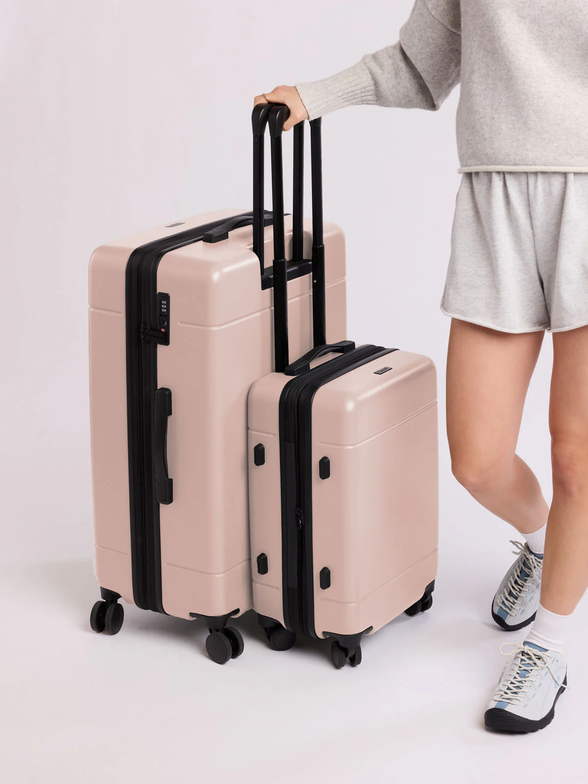 Hue Large Luggage - Image 99