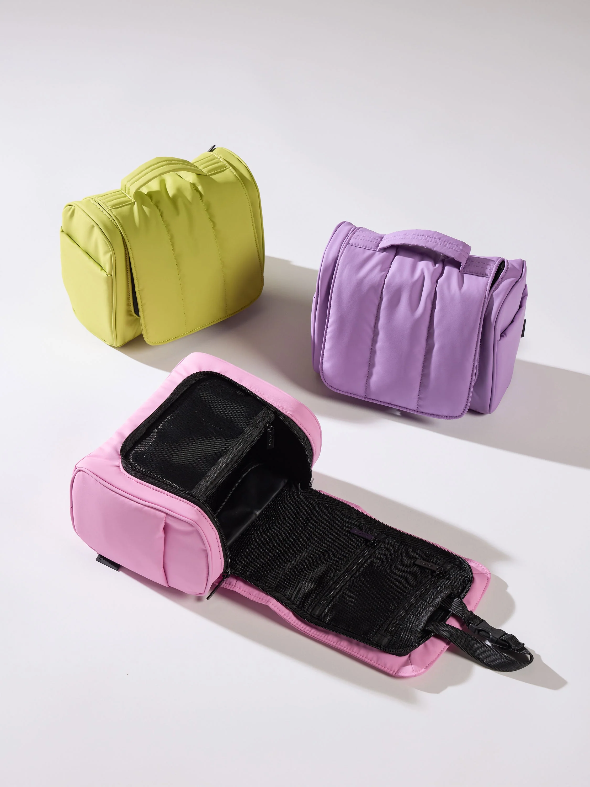 Luka Hanging Toiletry Bag - Image 11
