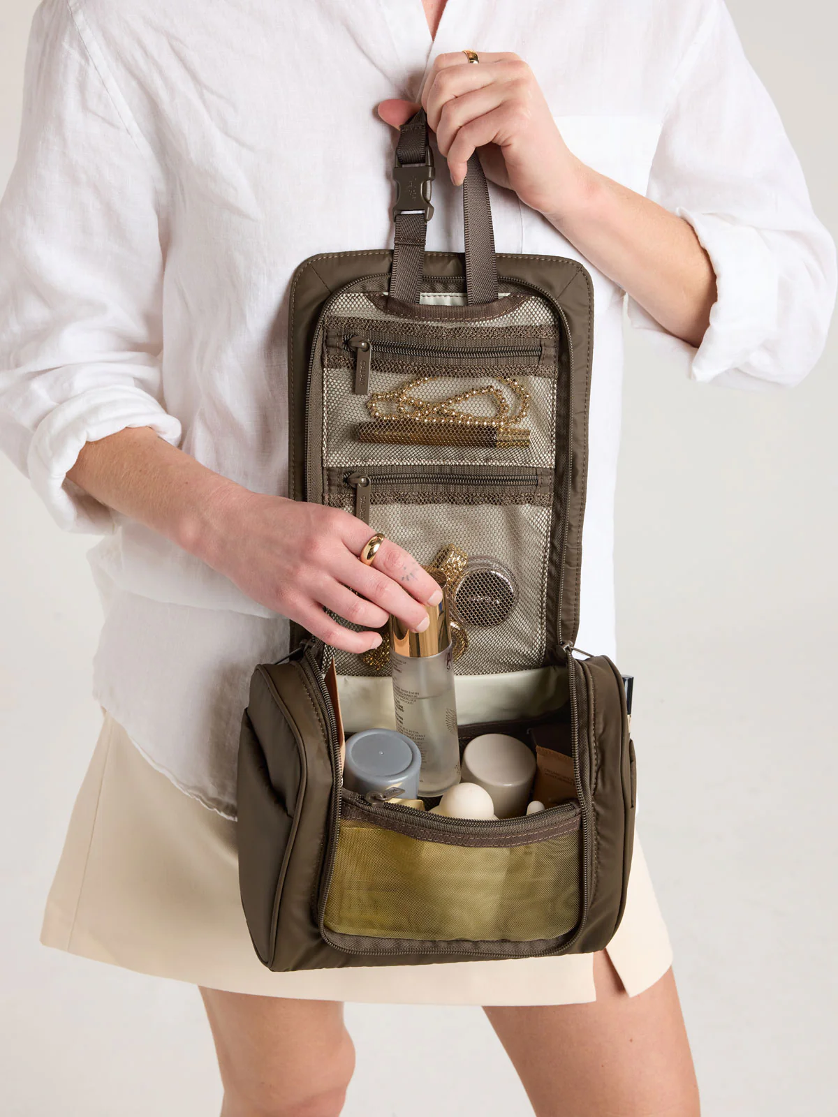 Luka Hanging Toiletry Bag - Image 94