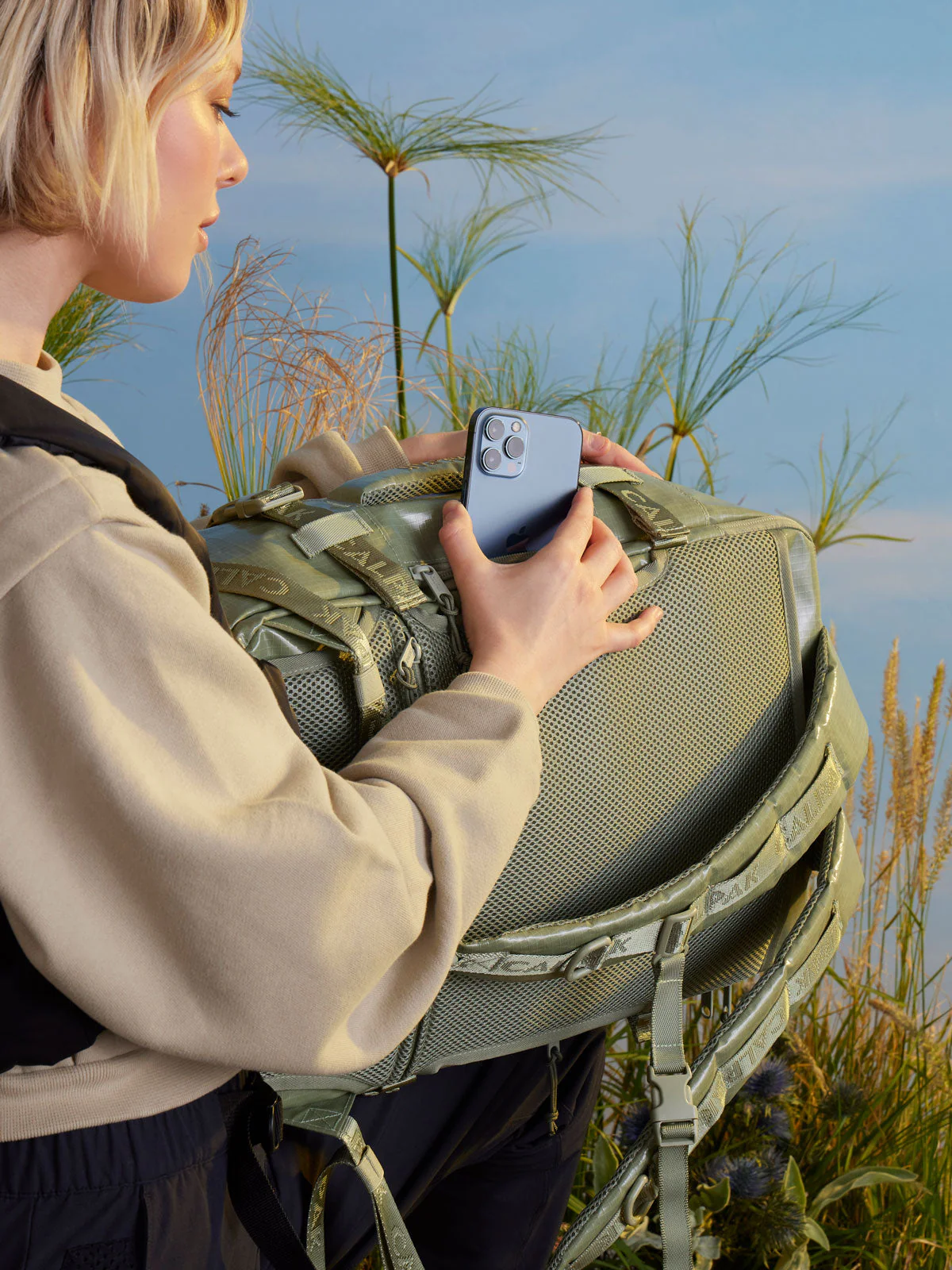 Terra 26L Laptop Duffel Backpack - Image 17