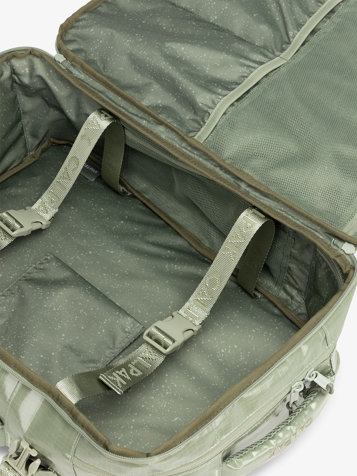 Terra 26L Laptop Duffel Backpack - Image 18