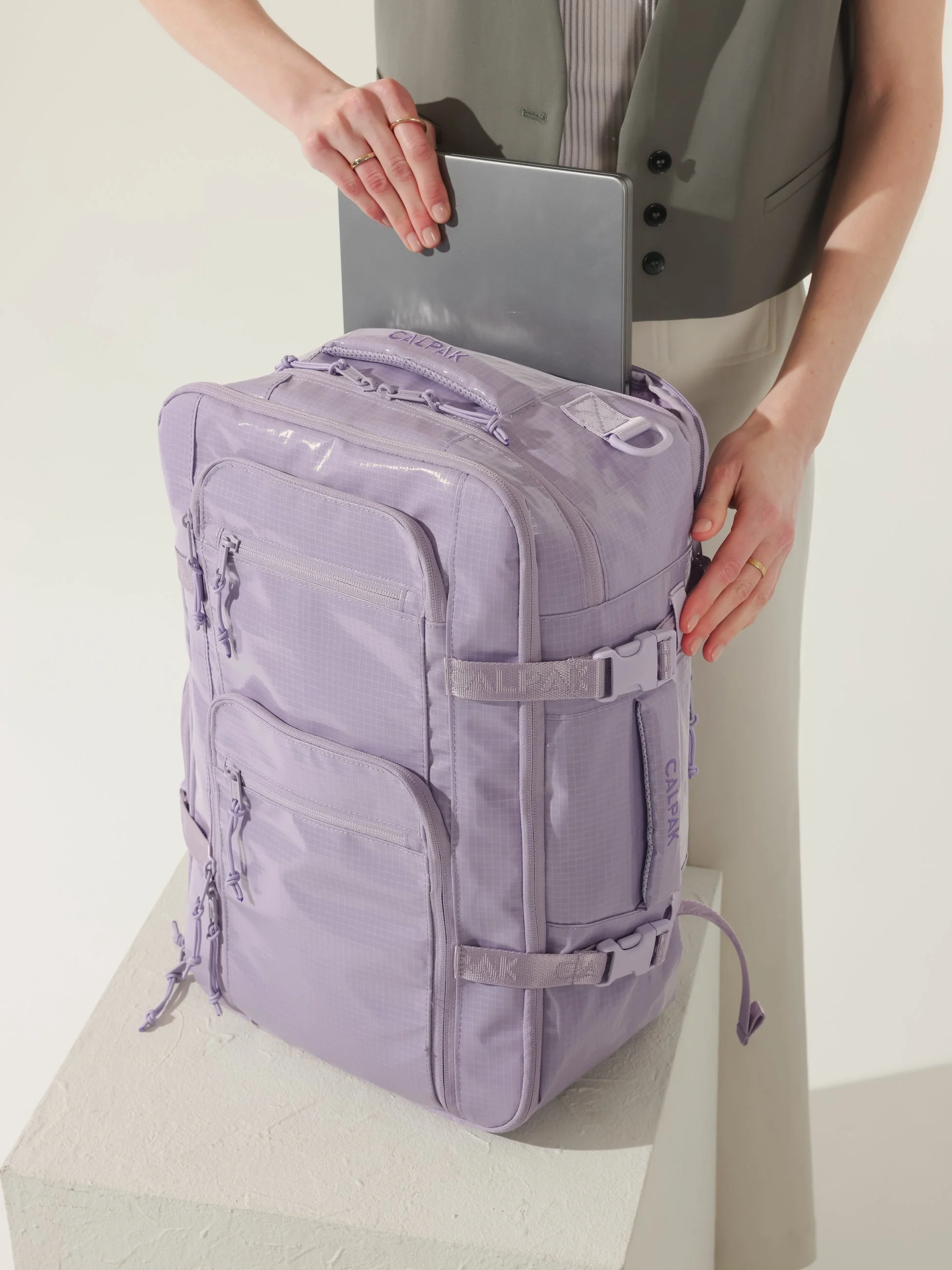 Terra 26L Laptop Duffel Backpack - Image 22