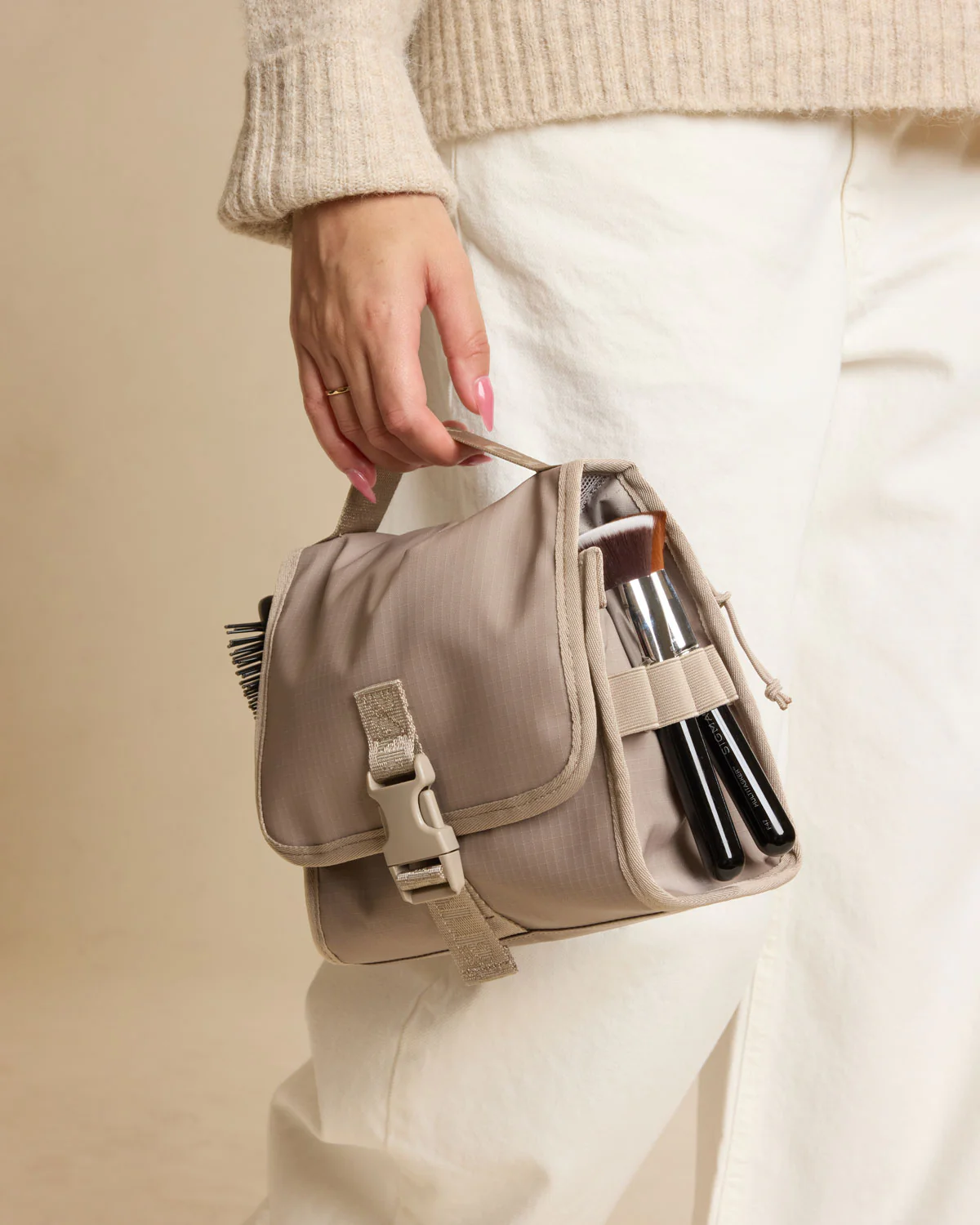 Terra Hanging Toiletry Bag - Image 86